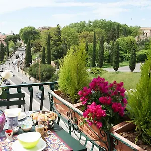 Apartment In Colosseo View Luxury, Rome